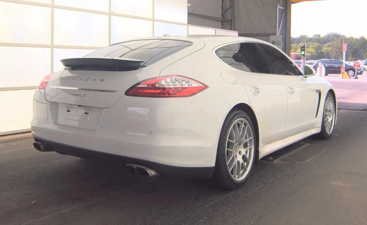 Used 2013 Porsche Panamera S RWD image 3