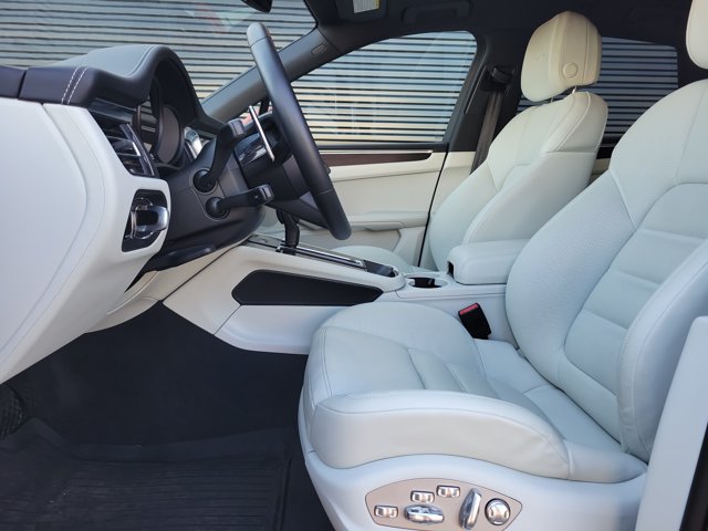 Certified 2023 Porsche Macan GTS AWD/4WD image 5