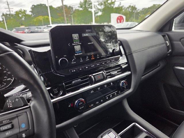Used 2025 Nissan Pathfinder SL AWD/4WD image 25