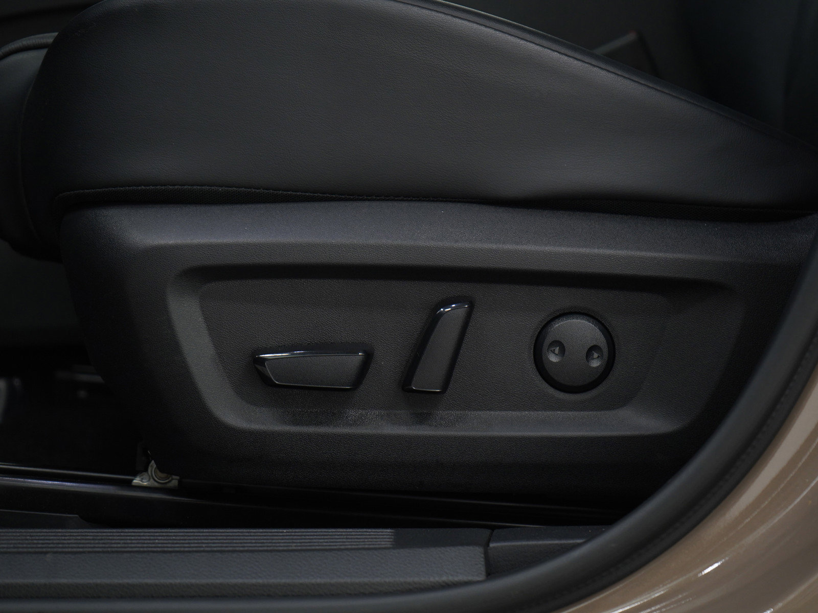 Used 2024 Nissan Rogue SV w/ SV Premium Package image 23