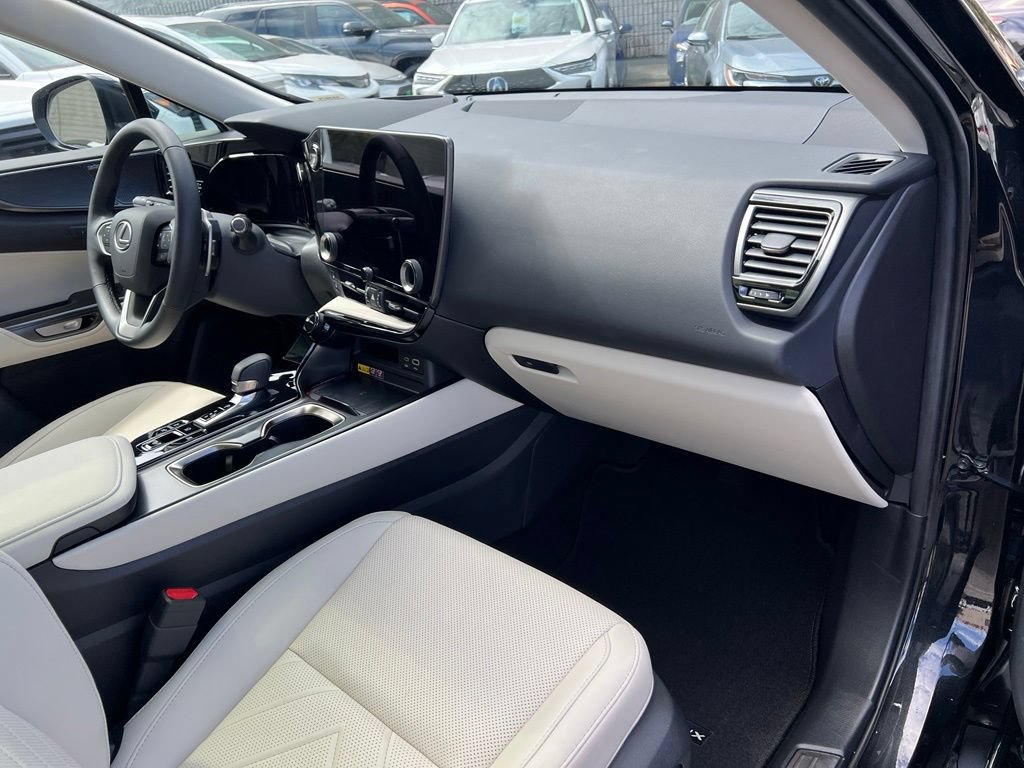 Used 2025 Lexus NX 350h AWD w/ Accessory Package (K3) image 25