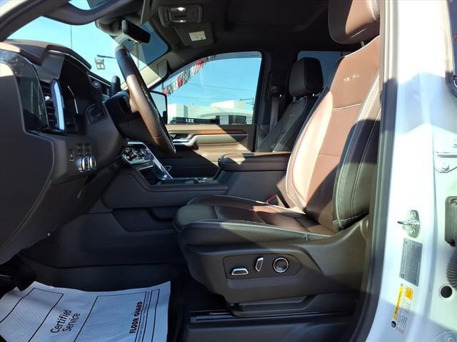 Used 2025 GMC Sierra 3500 Denali w/ Denali Reserve Package AWD/4WD image 12