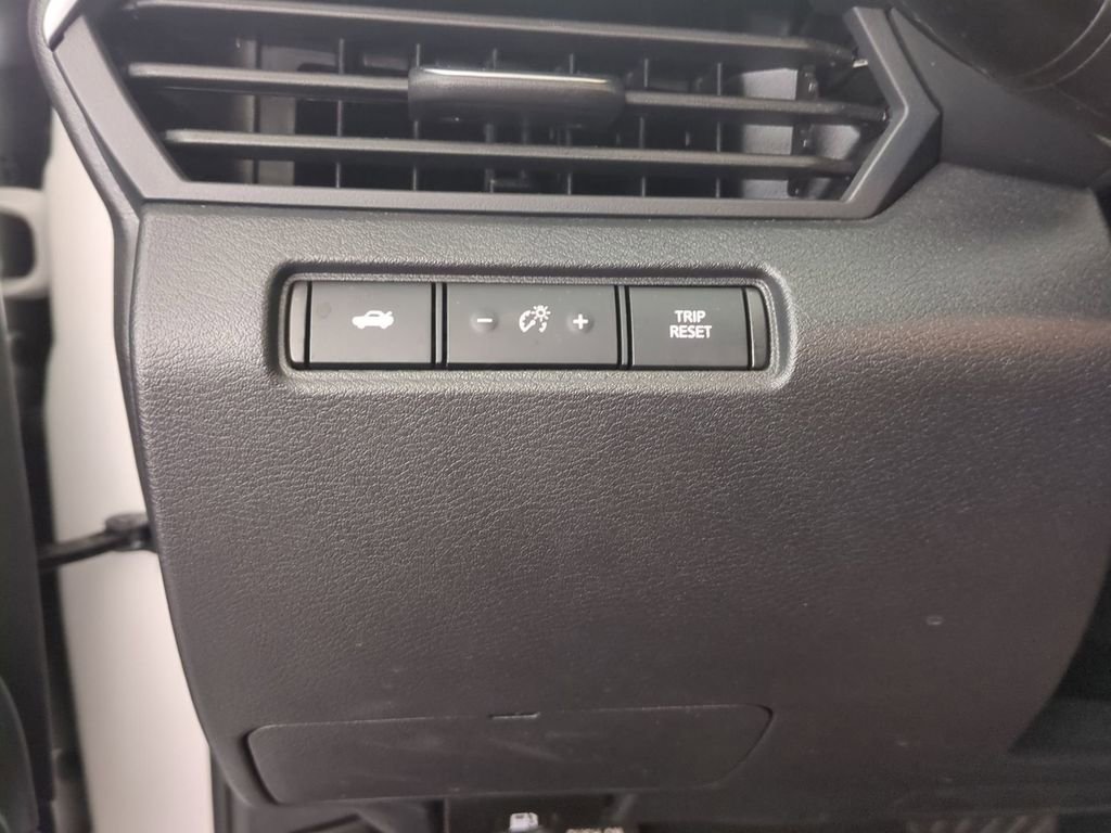 Used 2025 Nissan Altima 2.5 SV image 23