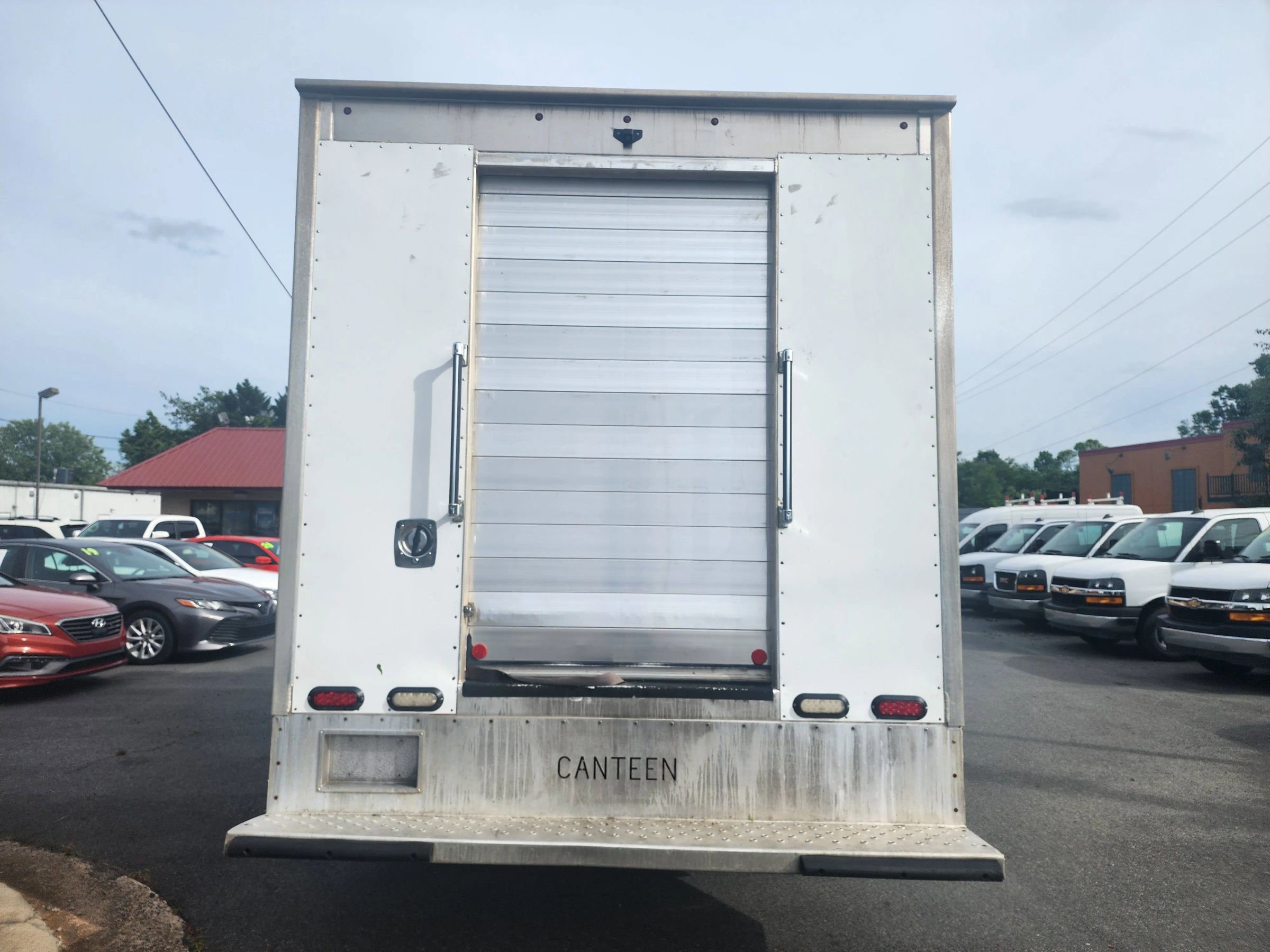 Used 2016 Chevrolet Express 4500 image 5