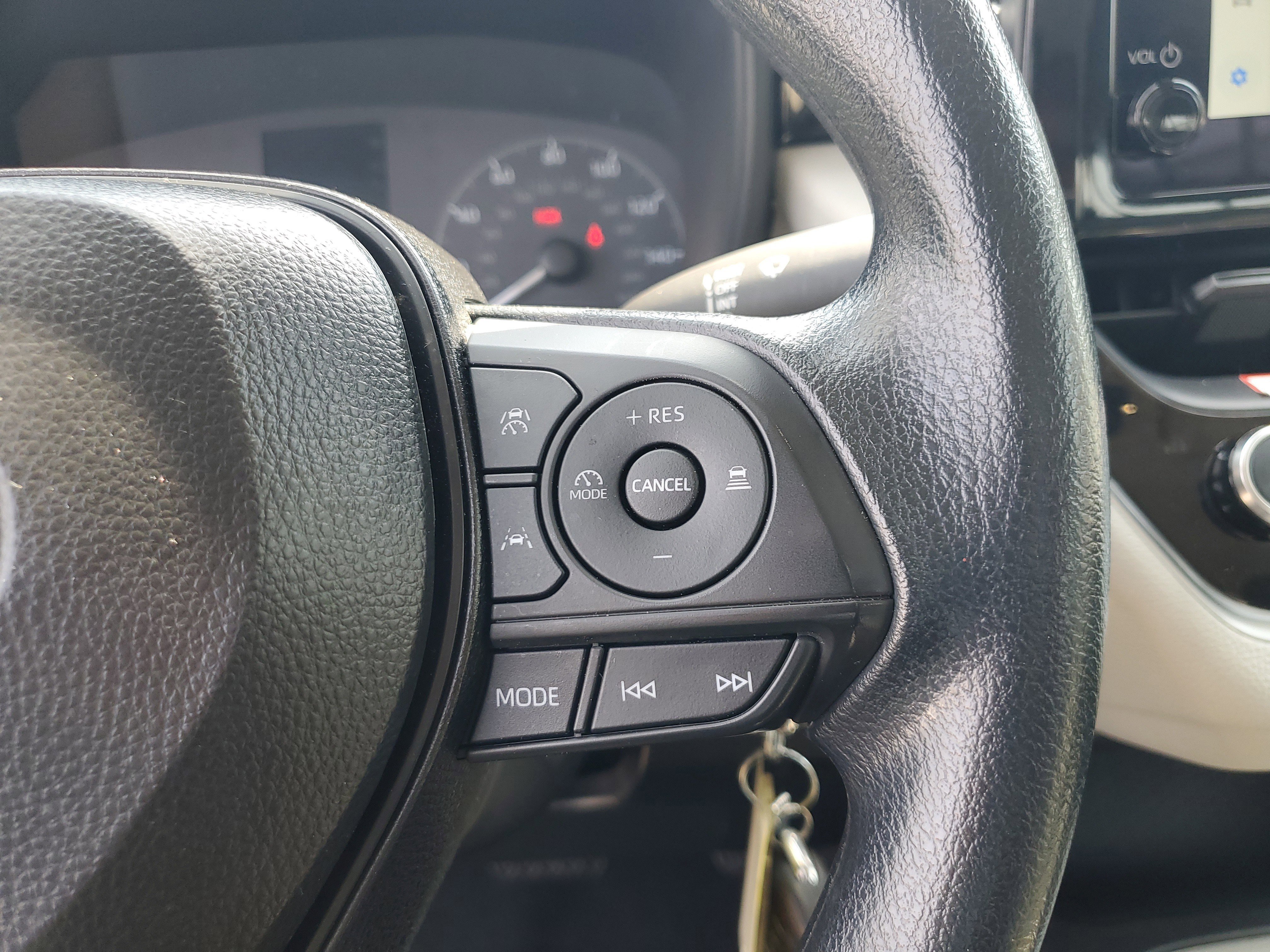 Used 2025 Toyota Corolla LE FWD image 27