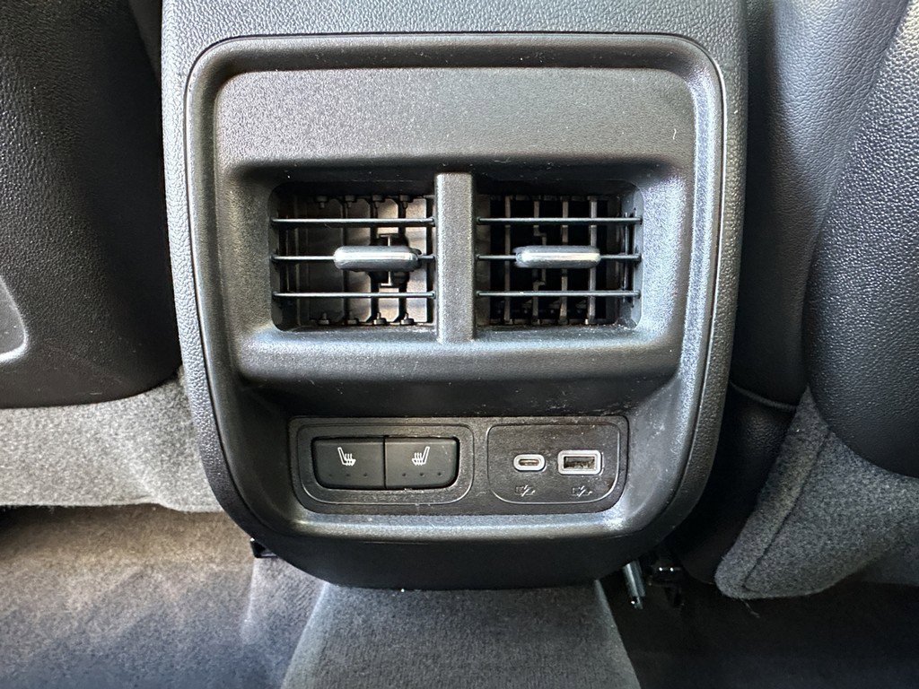 Certified 2023 Cadillac XT4 Luxury w/ Cold Weather Package image 8