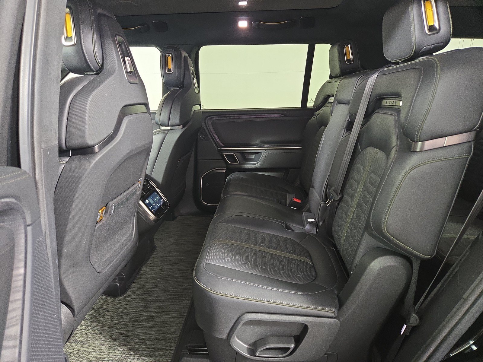 Used 2024 Rivian R1S Adventure AWD/4WD image 21