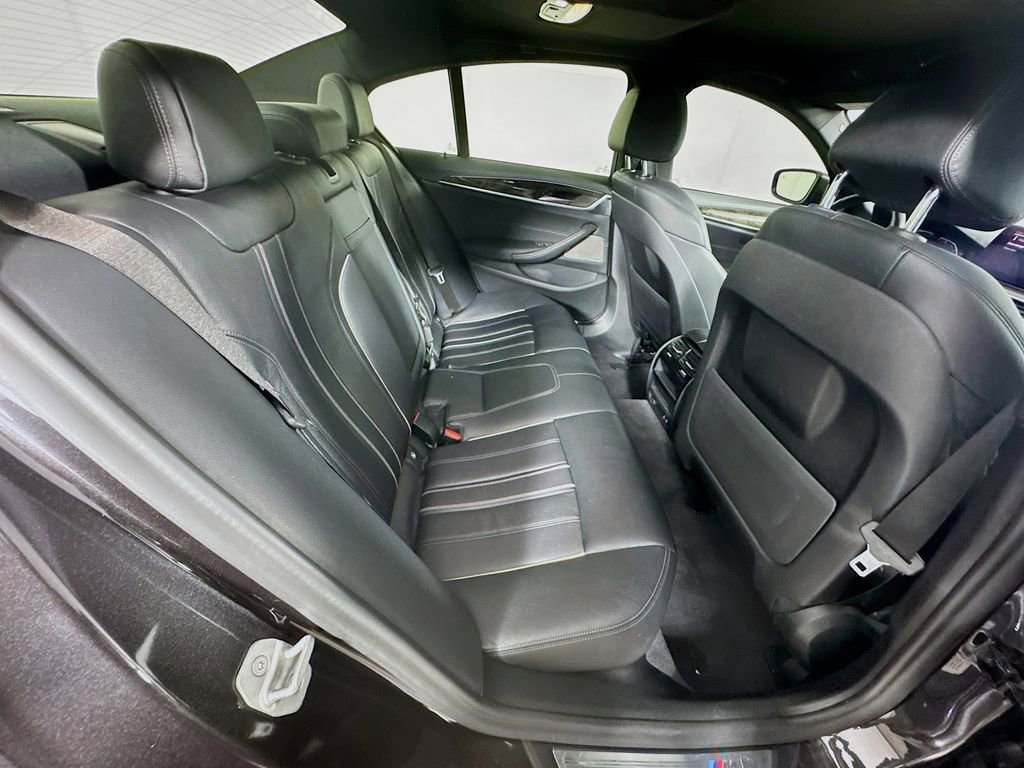 Used 2021 BMW 530i w/ M Sport Package RWD image 34