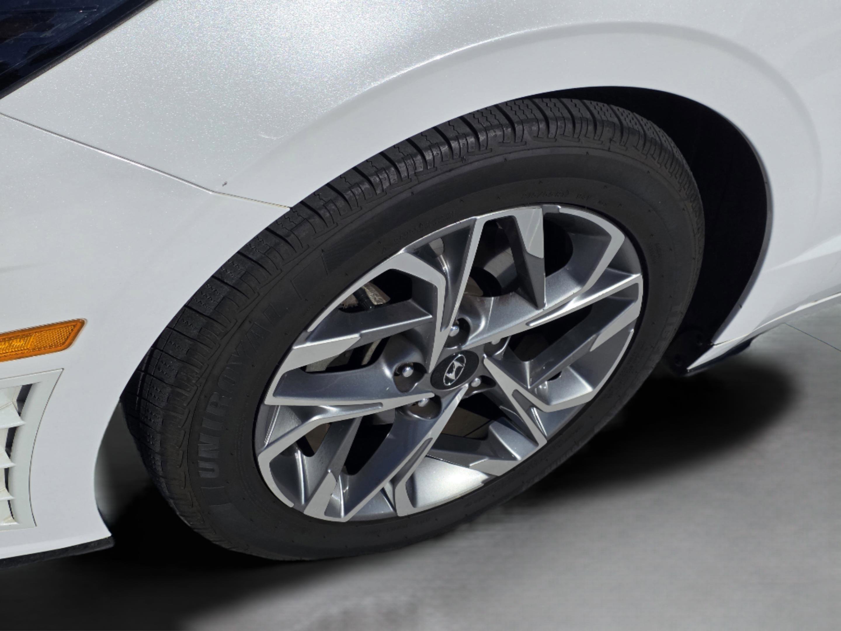 Used 2020 Hyundai Sonata SEL w/ Premium Package image 10