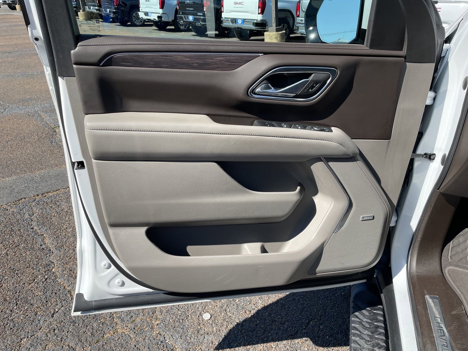 Used 2023 Chevrolet Tahoe Z71 w/ Luxury Package image 13