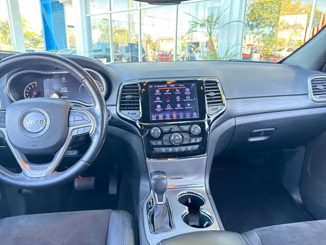 Used 2020 Jeep Grand Cherokee Altitude RWD image 12