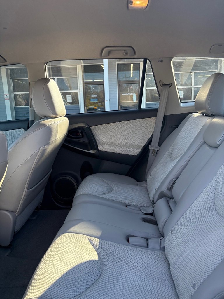 Used 2013 Toyota RAV4 EV FWD image 11