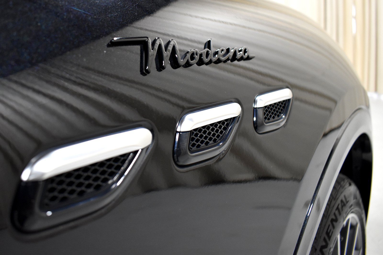 Certified 2023 Maserati Grecale Modena AWD/4WD image 11