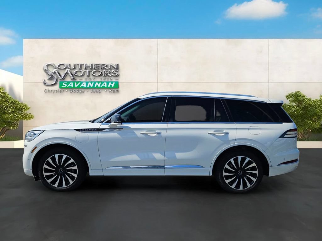 Used 2023 Lincoln Aviator Black Label Grand Touring w/ Class IV Trailer Tow Package AWD/4WD image 2