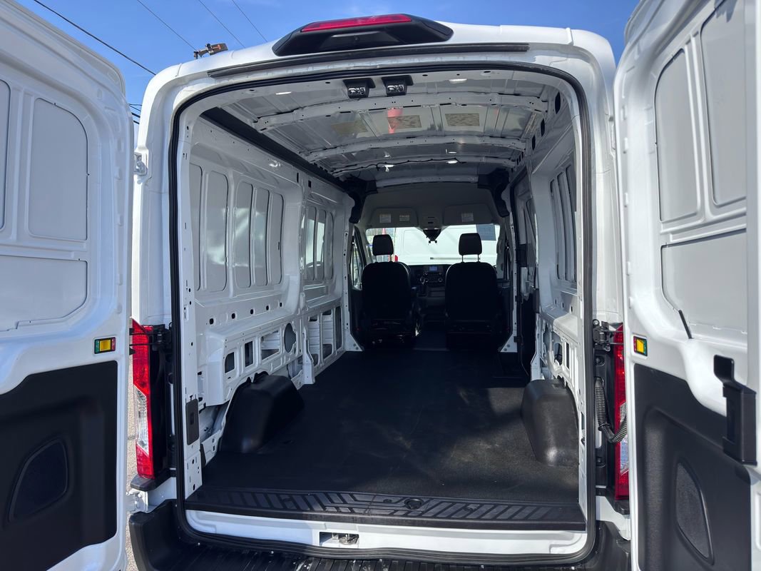 Used 2025 Ford Transit 250 Medium Roof RWD image 35
