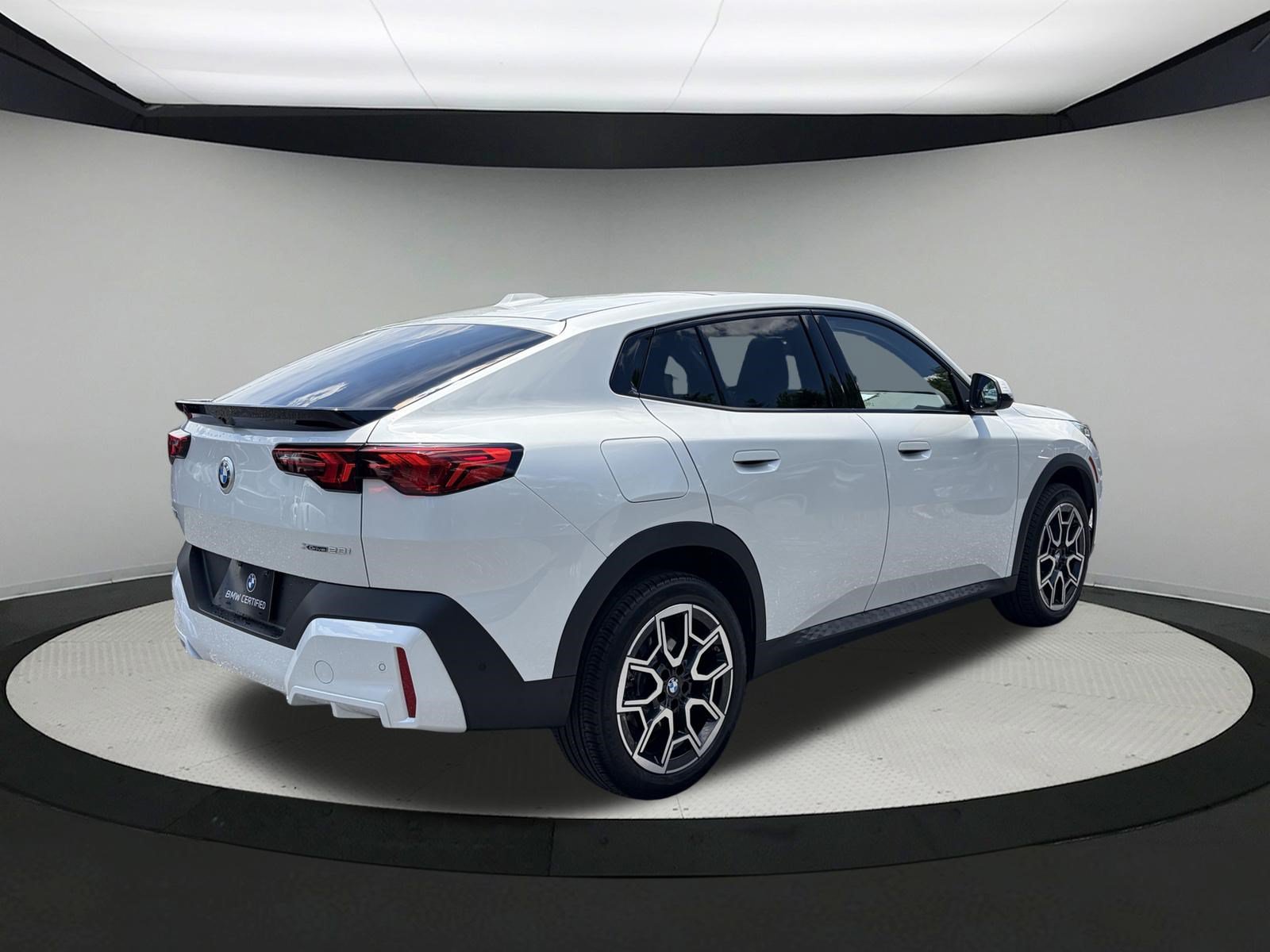 Certified 2025 BMW X2 xDrive28i AWD/4WD image 6