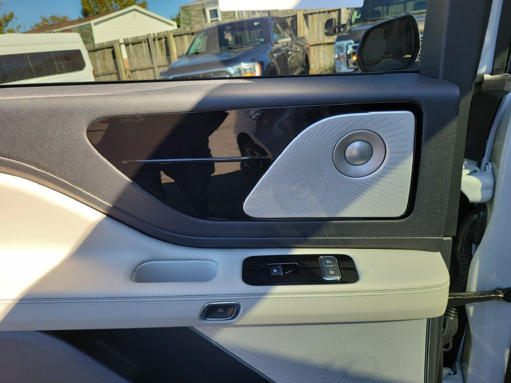 New 2027 Lincoln Aviator Reserve AWD/4WD image 15