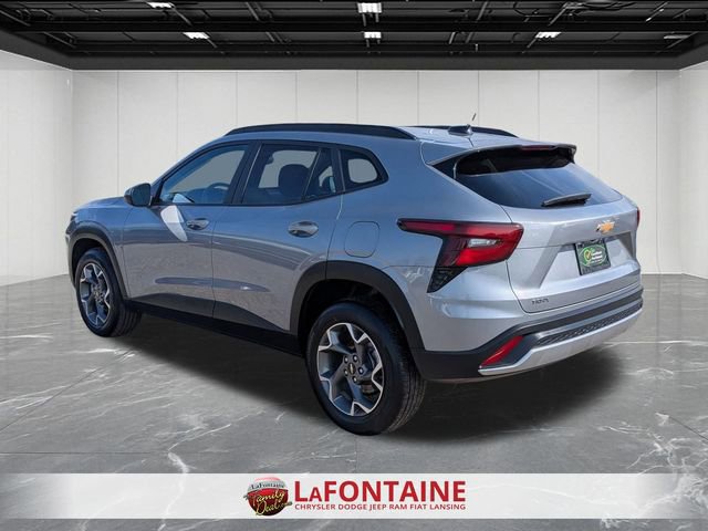 Used 2025 Chevrolet Trax LT image 3