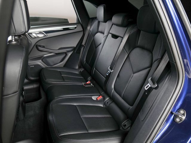 Certified 2026 Porsche Macan AWD/4WD image 13
