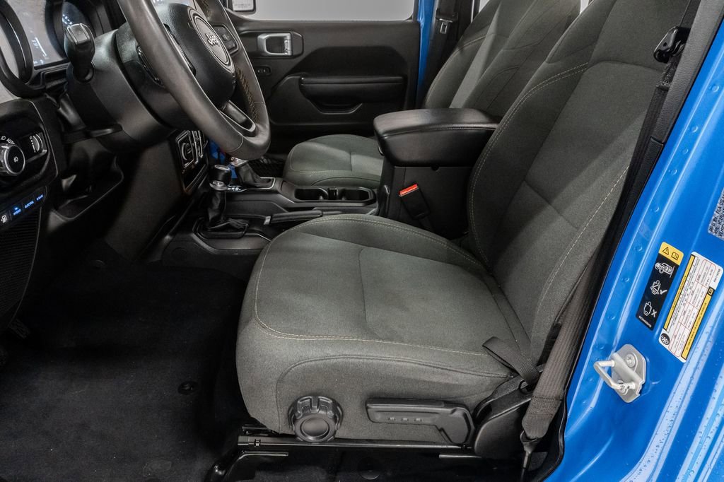 Used 2024 Jeep Wrangler Unlimited w/ Convenience Group AWD/4WD image 10