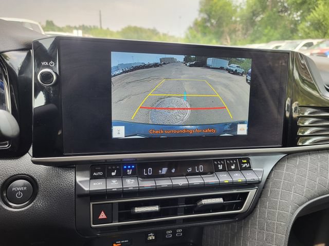 Used 2025 Toyota Camry XLE w/ Premium Package AWD/4WD image 17