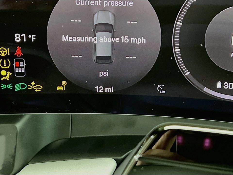 New 2026 Porsche Cayenne Electric AWD/4WD image 13