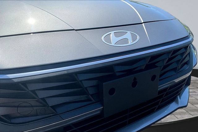 Used 2025 Hyundai Elantra Sport FWD image 30
