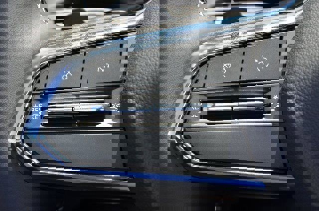 New 2025 Chevrolet Silverado EV LT image 18