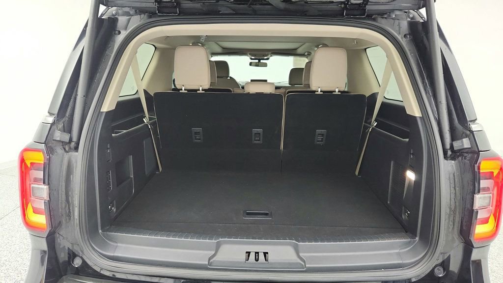 Used 2022 Ford Expedition Max Limited image 23