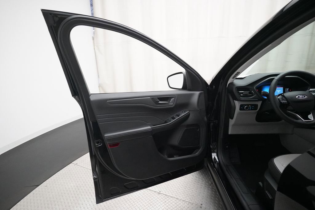 Used 2023 Ford Escape Active w/ Cold Weather Package FWD image 28