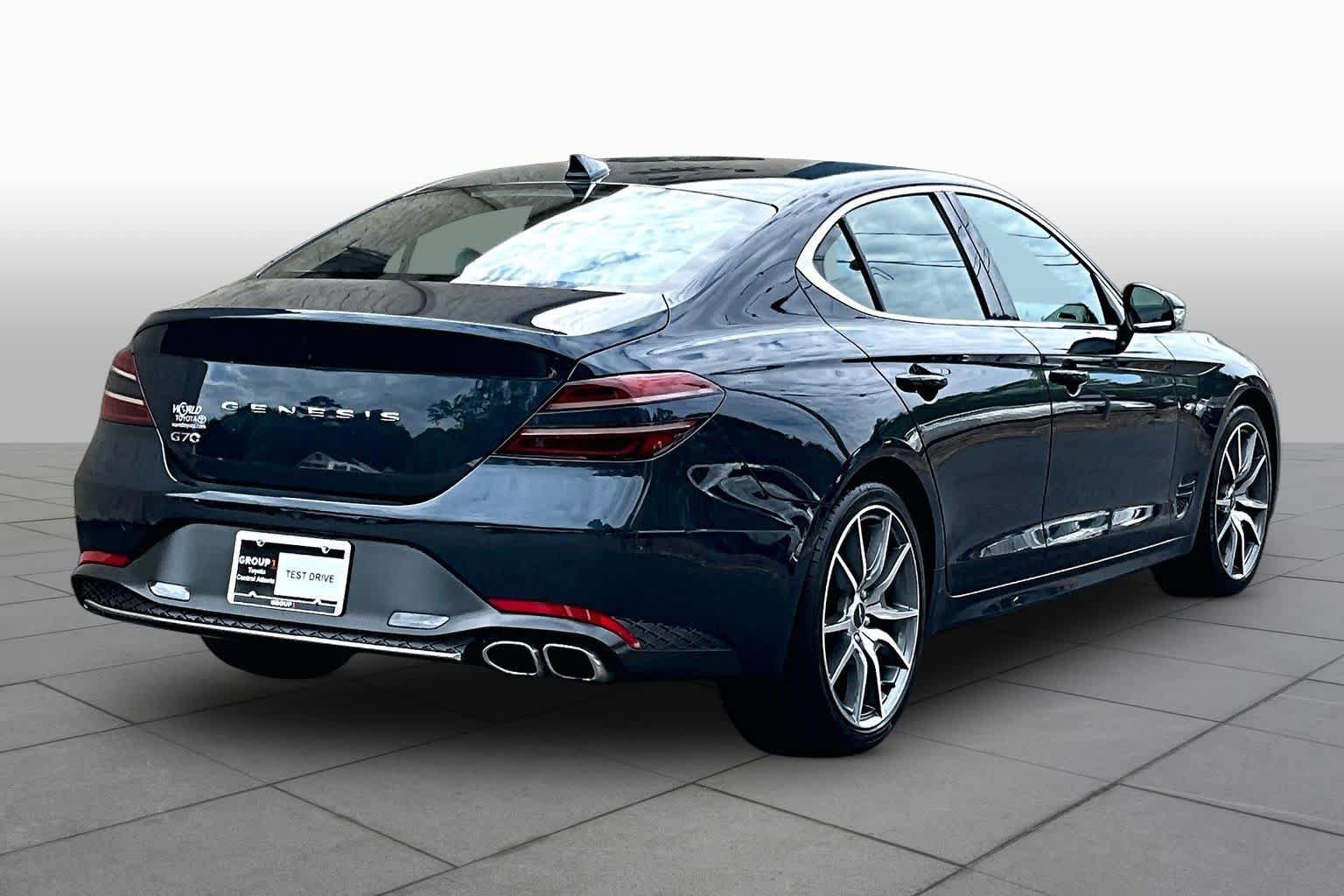 Used 2023 Genesis G70 2.0T RWD image 12