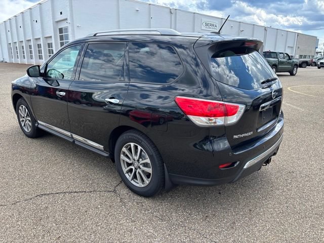 Used 2016 Nissan Pathfinder SL w/ SL Tech Package AWD/4WD image 4