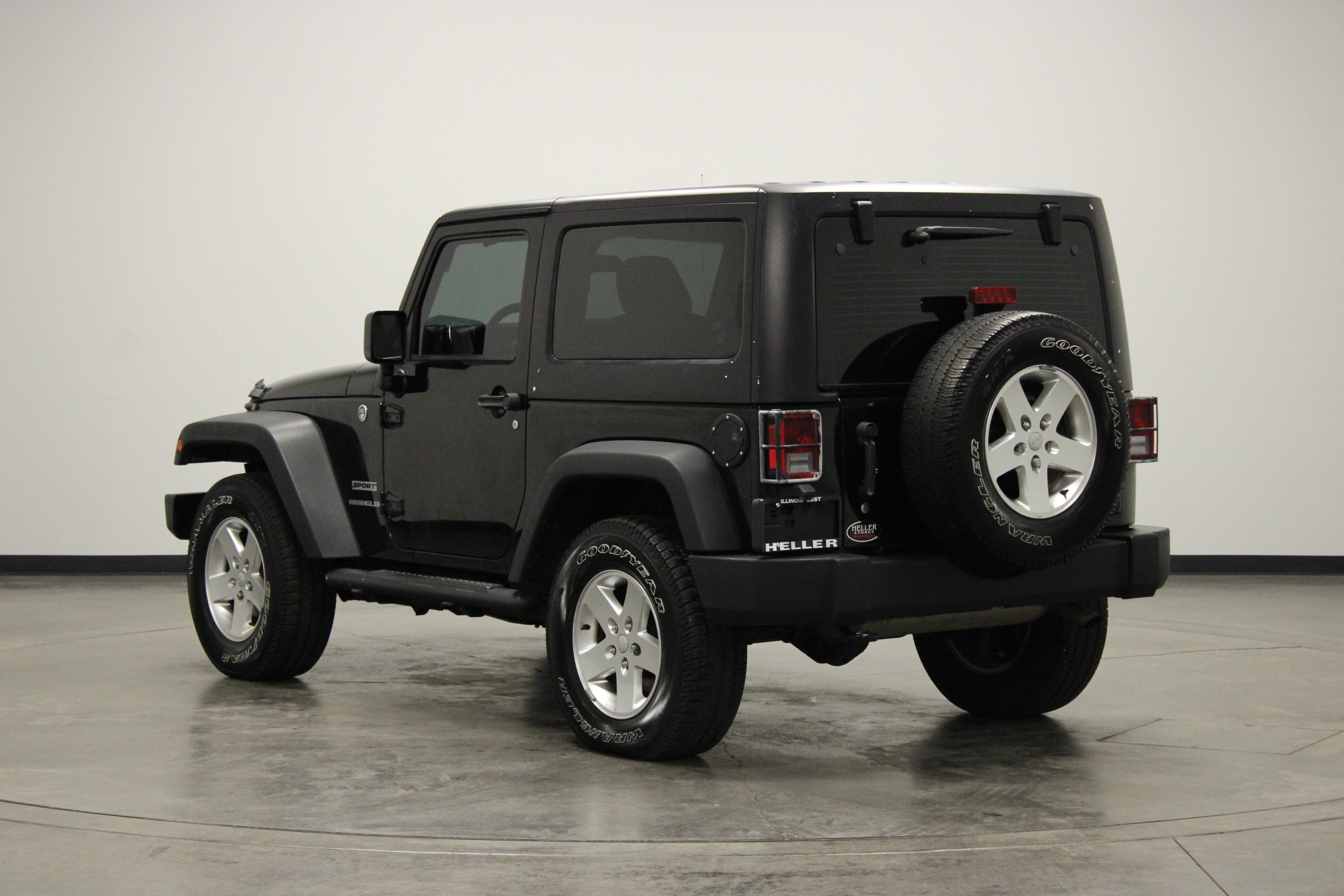 Used 2015 Jeep Wrangler Sport w/ Mopar Black Appearance Group AWD/4WD image 6
