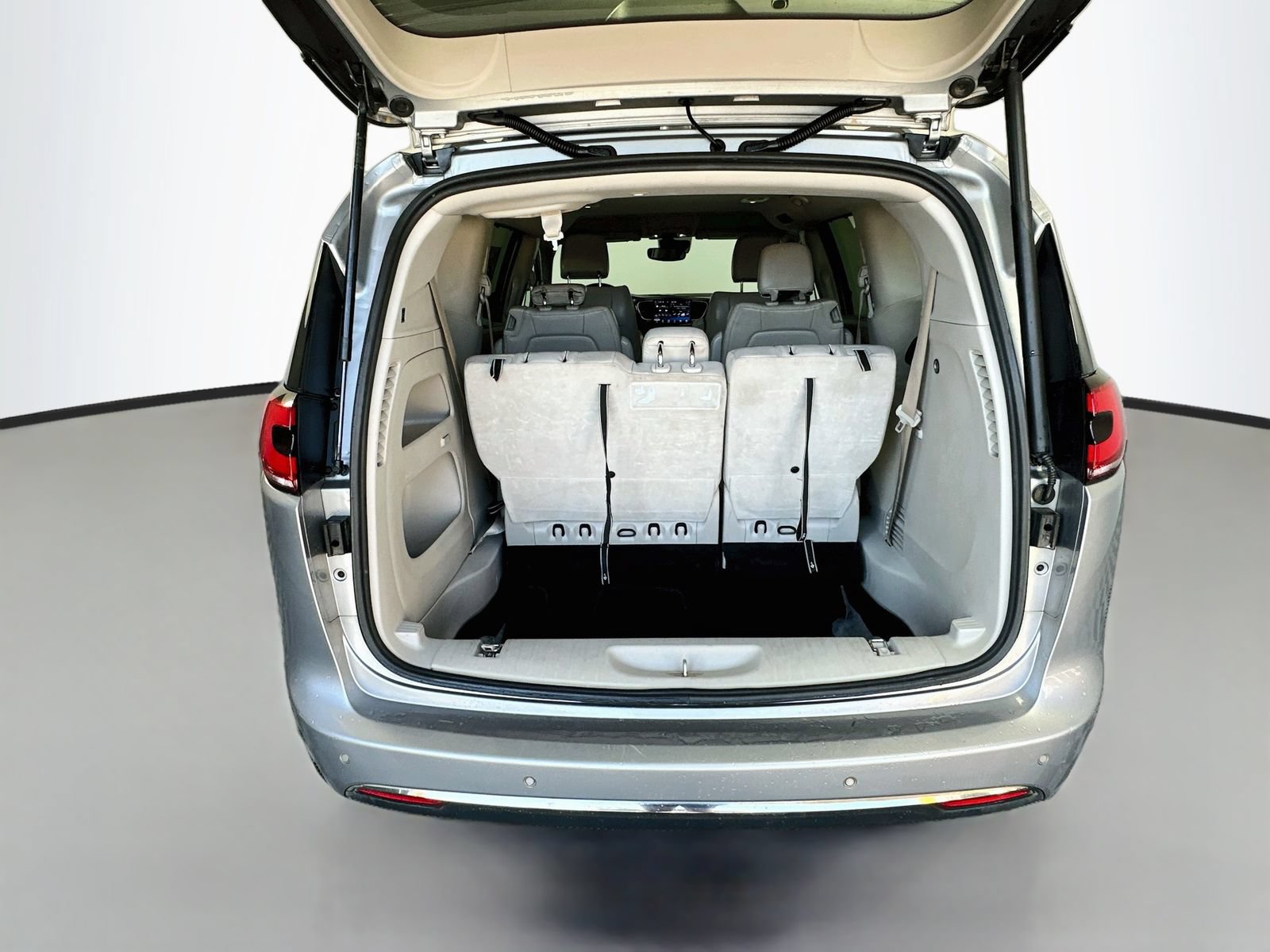 Used 2021 Chrysler Pacifica Touring-L FWD image 25