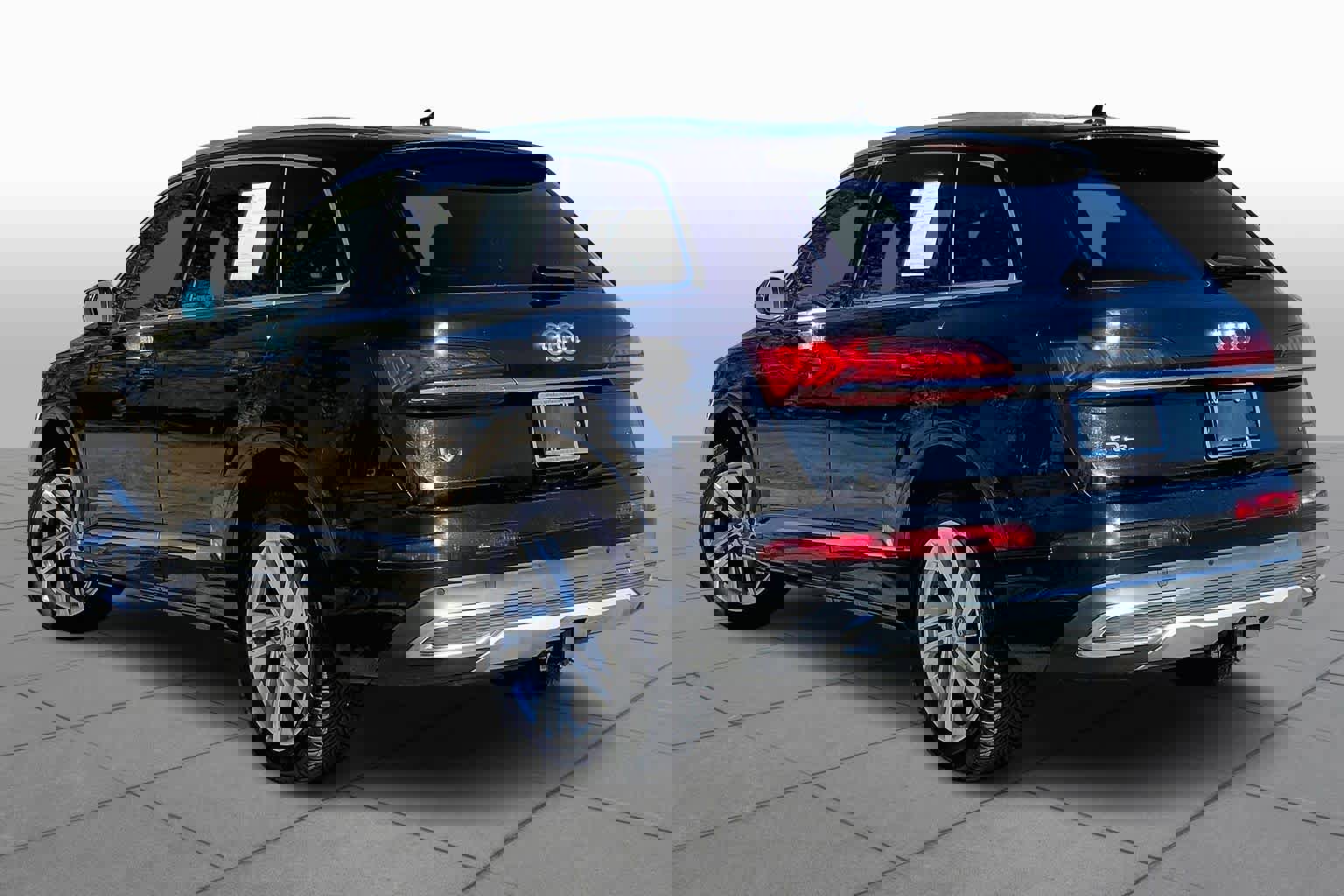 Used 2020 Audi Q7 3.0T Premium w/ Convenience Package image 12