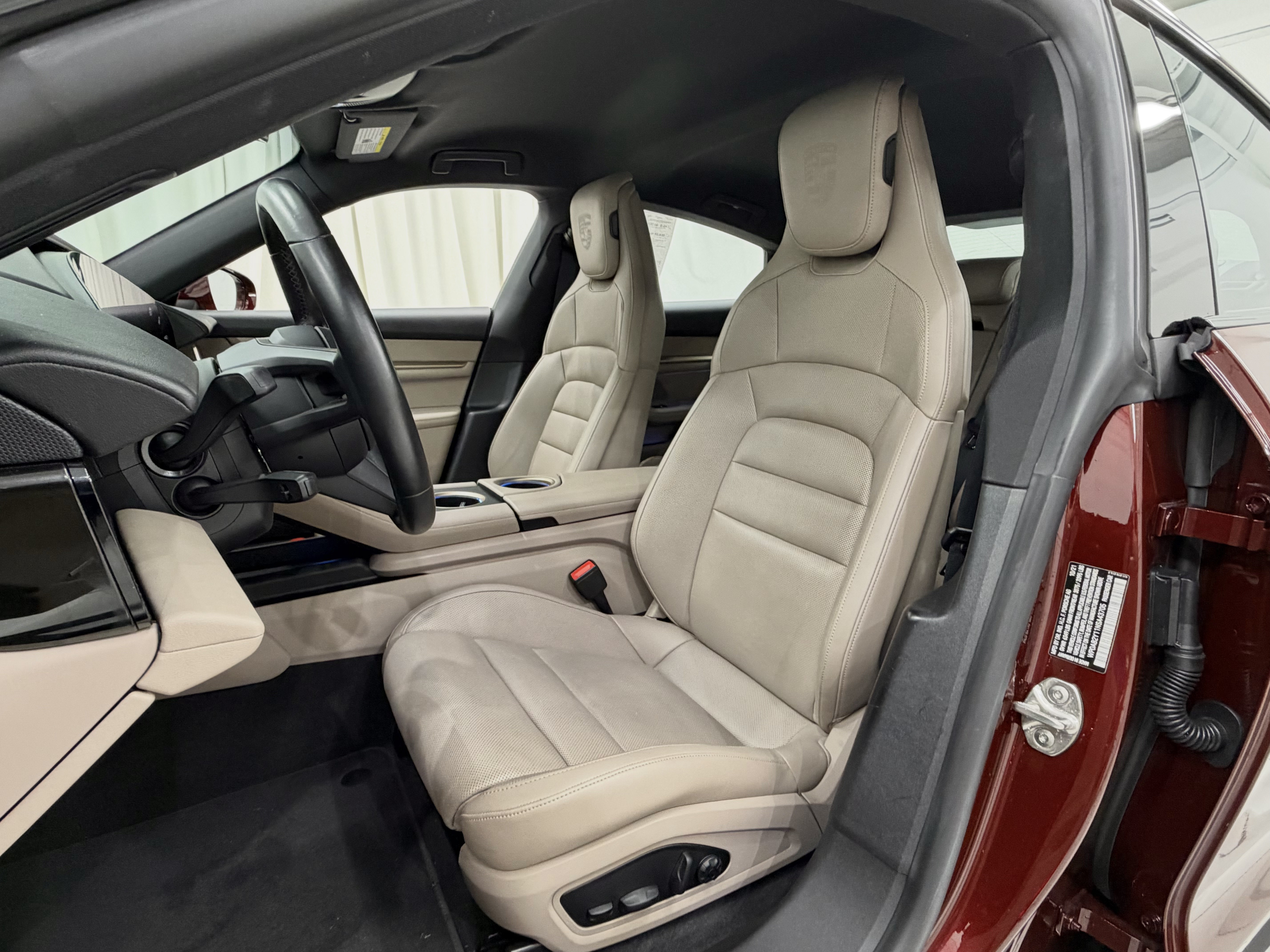 Certified 2022 Porsche Taycan 4S AWD/4WD image 31