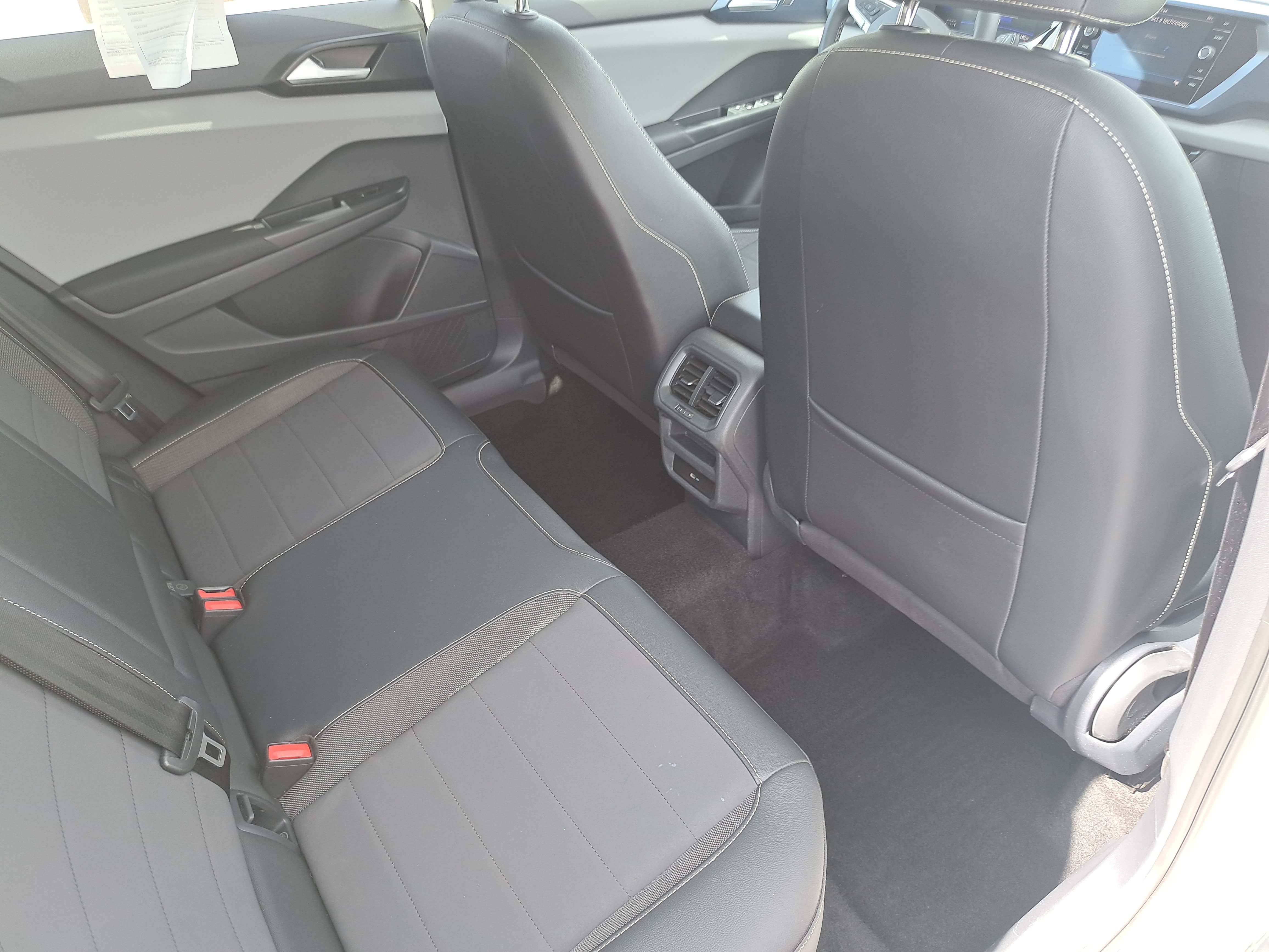 Certified 2023 Volkswagen Taos SE w/ Panoramic Sunroof Package FWD image 11