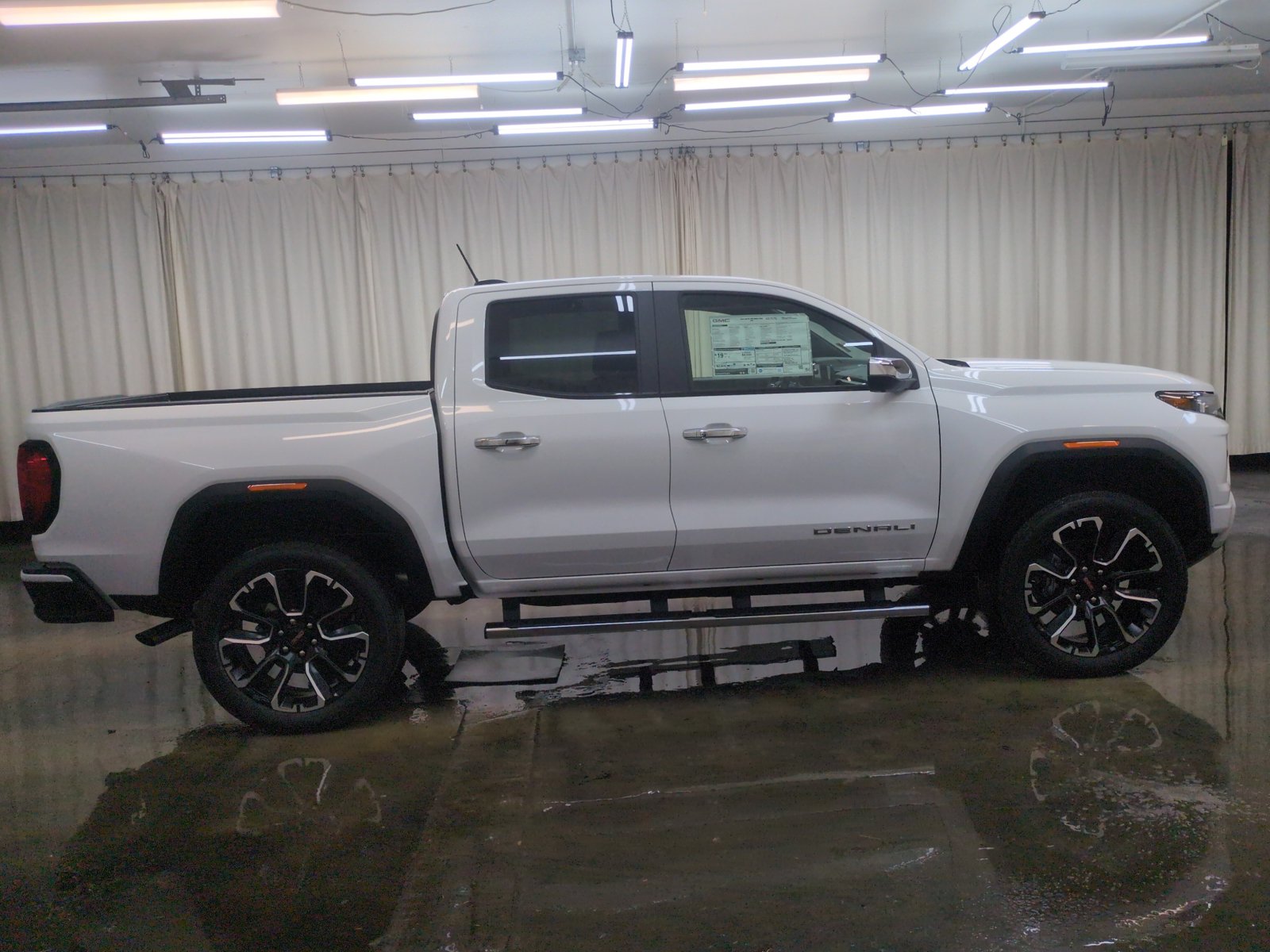 New 2026 GMC Canyon Denali AWD/4WD image 4