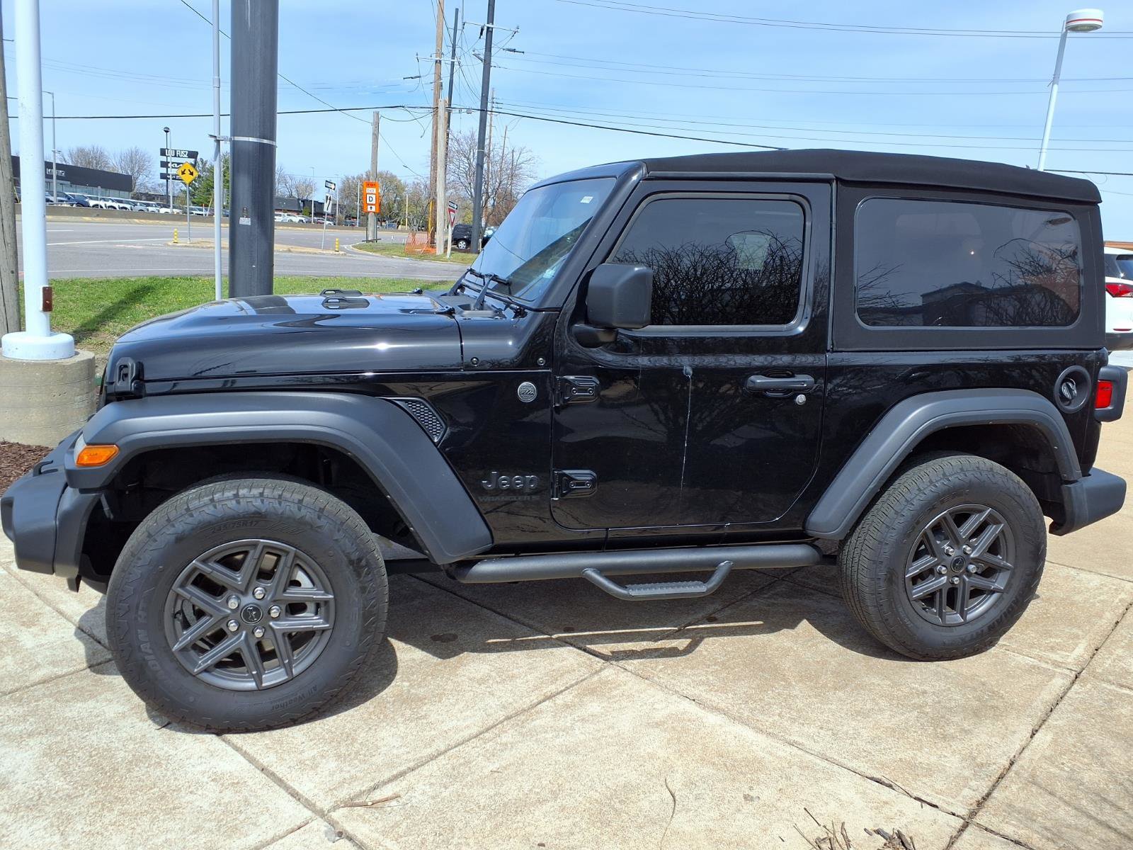 Used 2024 Jeep Wrangler Sport S image 23
