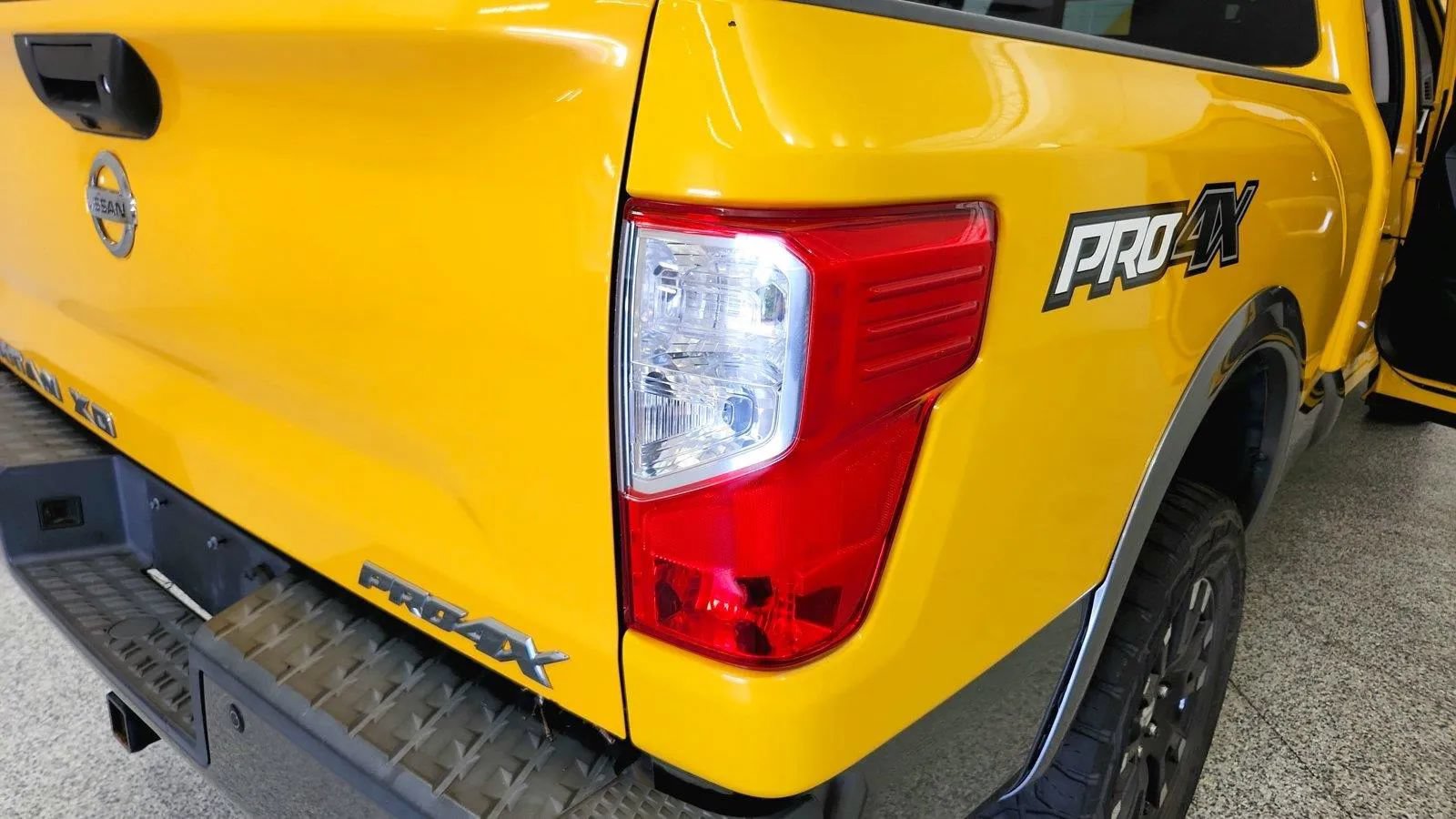Used 2017 Nissan Titan PRO-4X w/ Pro-4x Convenience Package AWD/4WD image 35