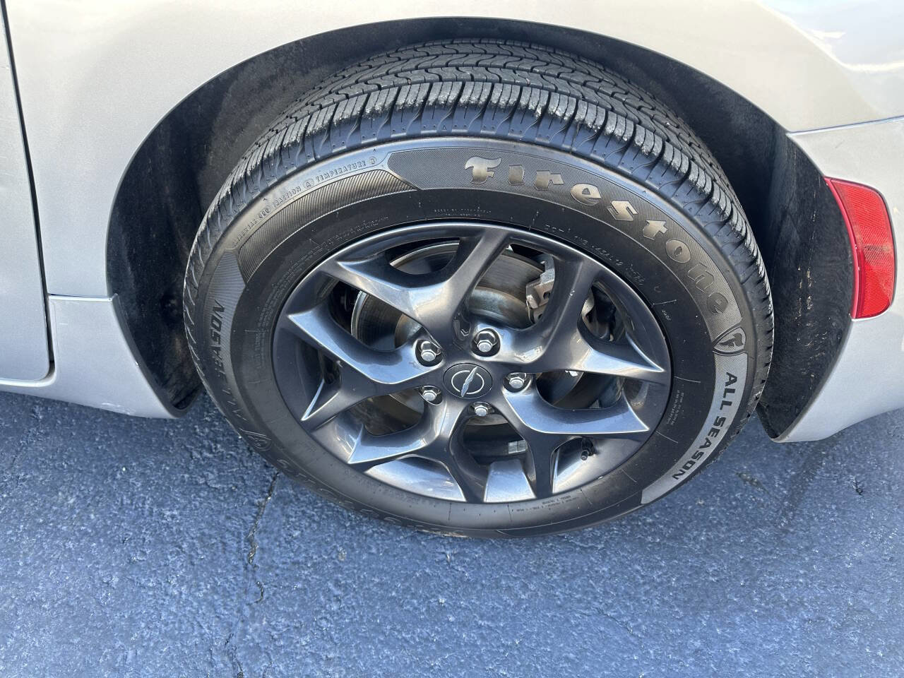 Used 2019 Chrysler Pacifica Touring-L w/ Premium Audio Group image 10