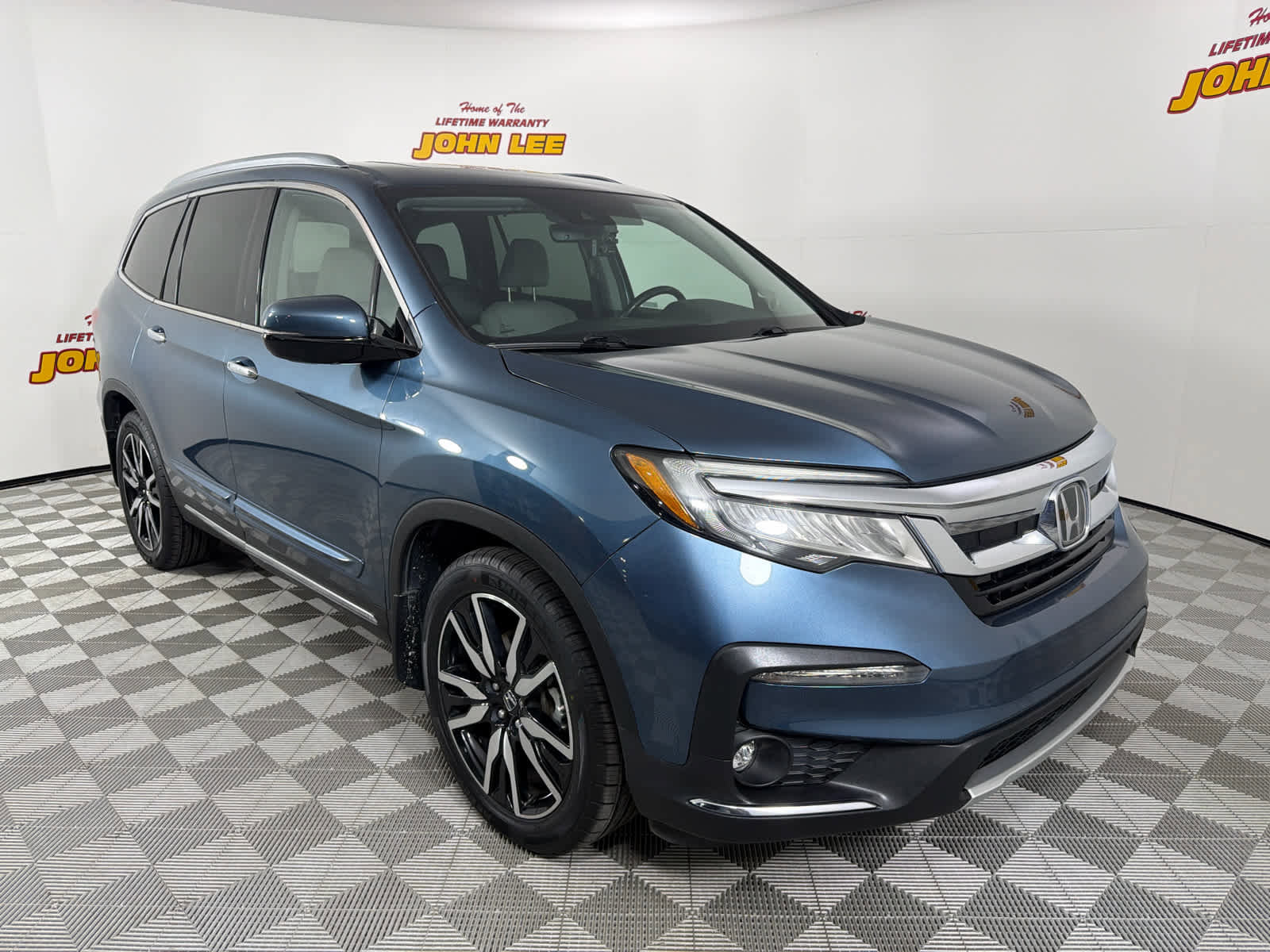 Used 2019 Honda Pilot Touring image 8