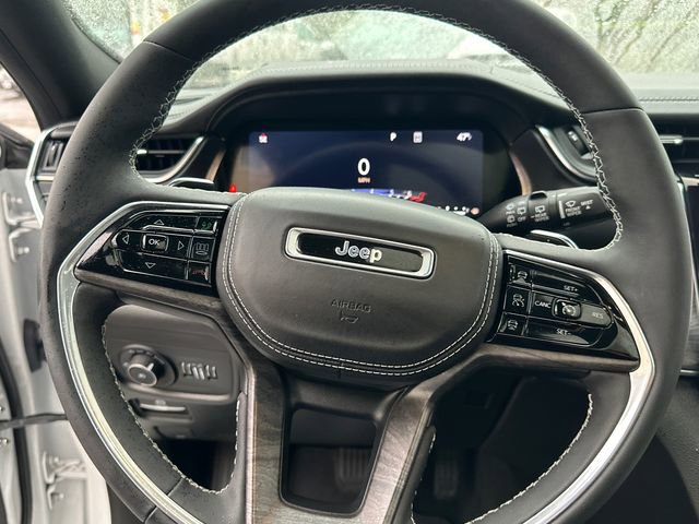 Used 2024 Jeep Grand Cherokee Overland w/ Trailer Tow Package image 31