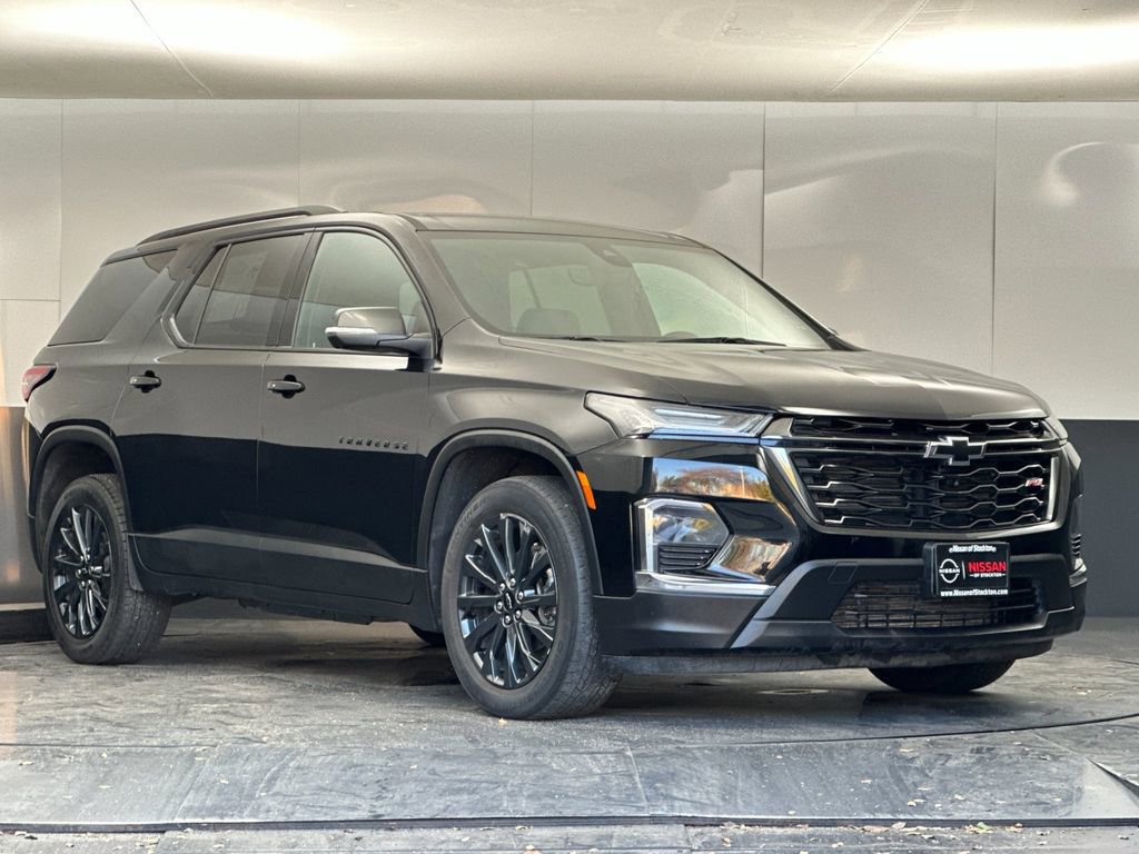 Used 2023 Chevrolet Traverse RS w/ LPO, Floor Liner Package image 1