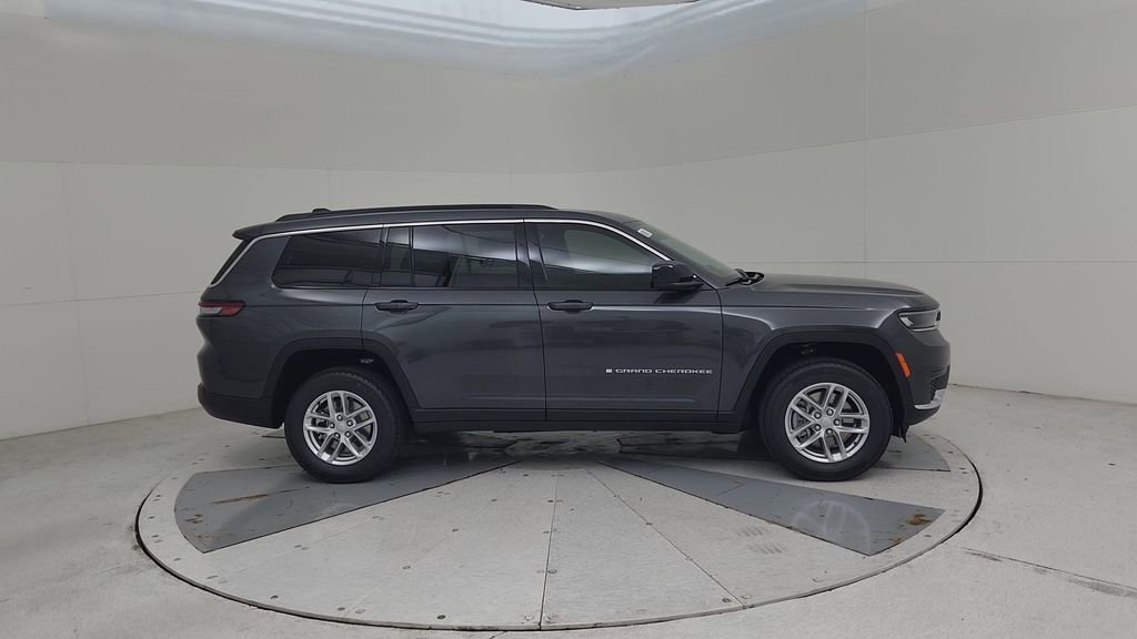 New 2025 Jeep Grand Cherokee L Laredo image 17