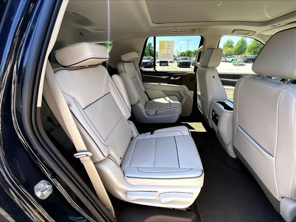 Used 2022 GMC Yukon Denali AWD/4WD image 16