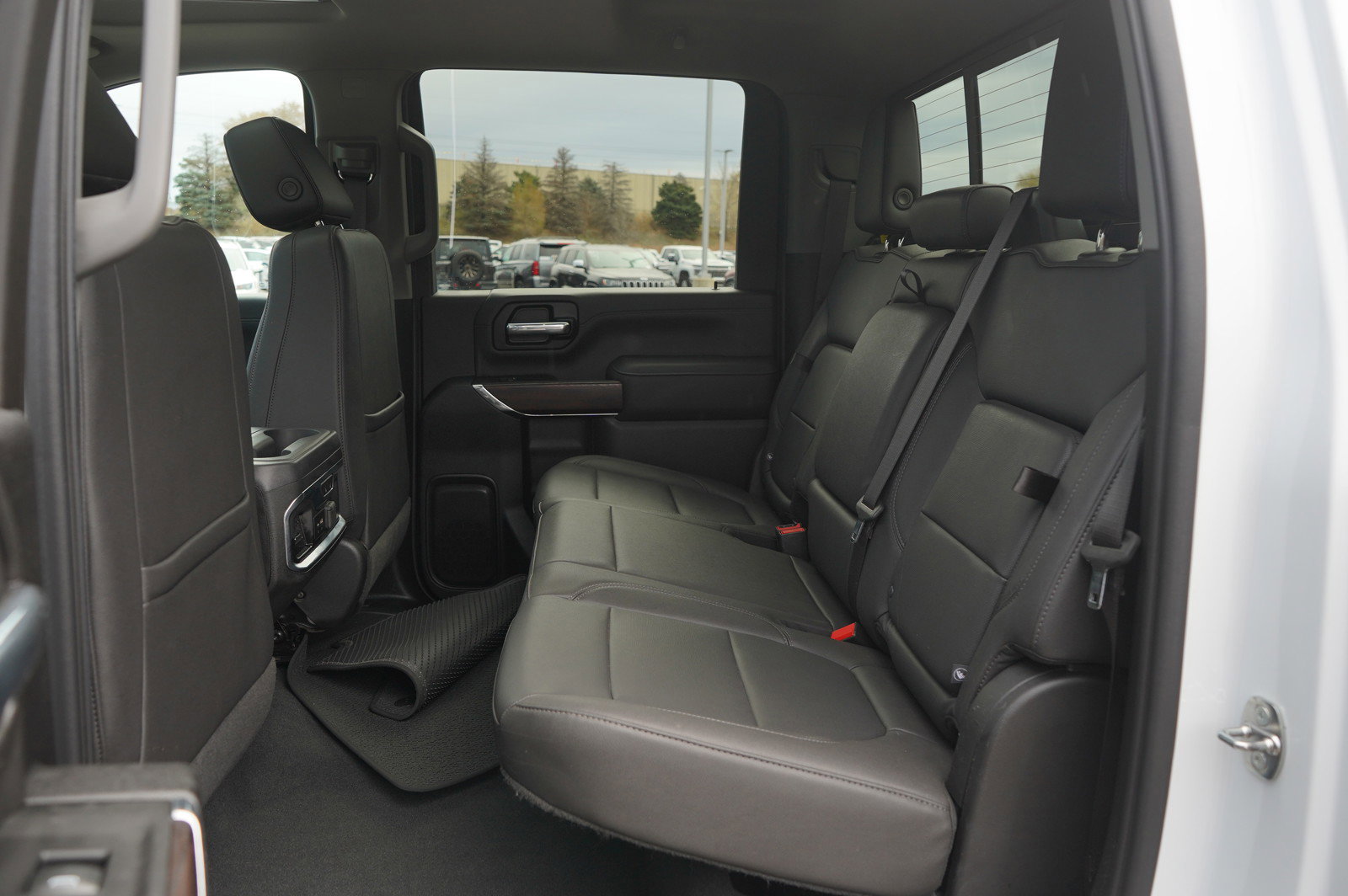 Used 2023 GMC Sierra 3500 SLT w/ SLT Premium Package image 15