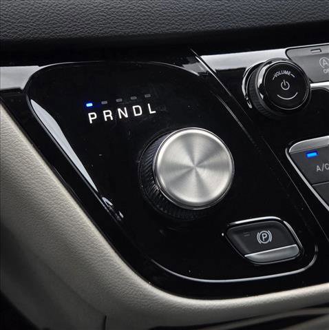 Used 2023 Chrysler Voyager LX FWD image 14