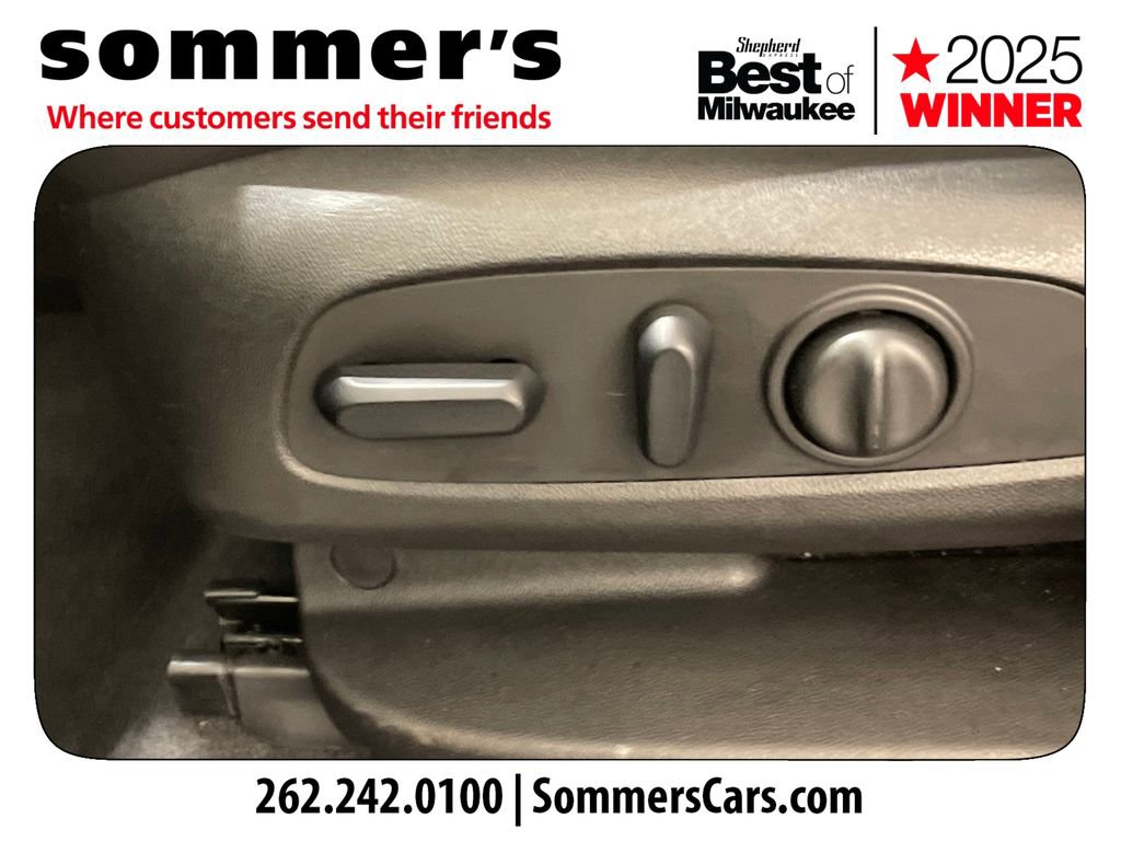 Used 2017 GMC Acadia Denali w/ Technology Package AWD/4WD image 10