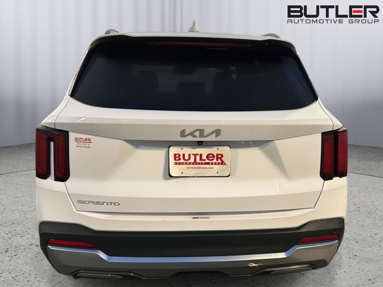 Used 2024 Kia Sorento S image 4